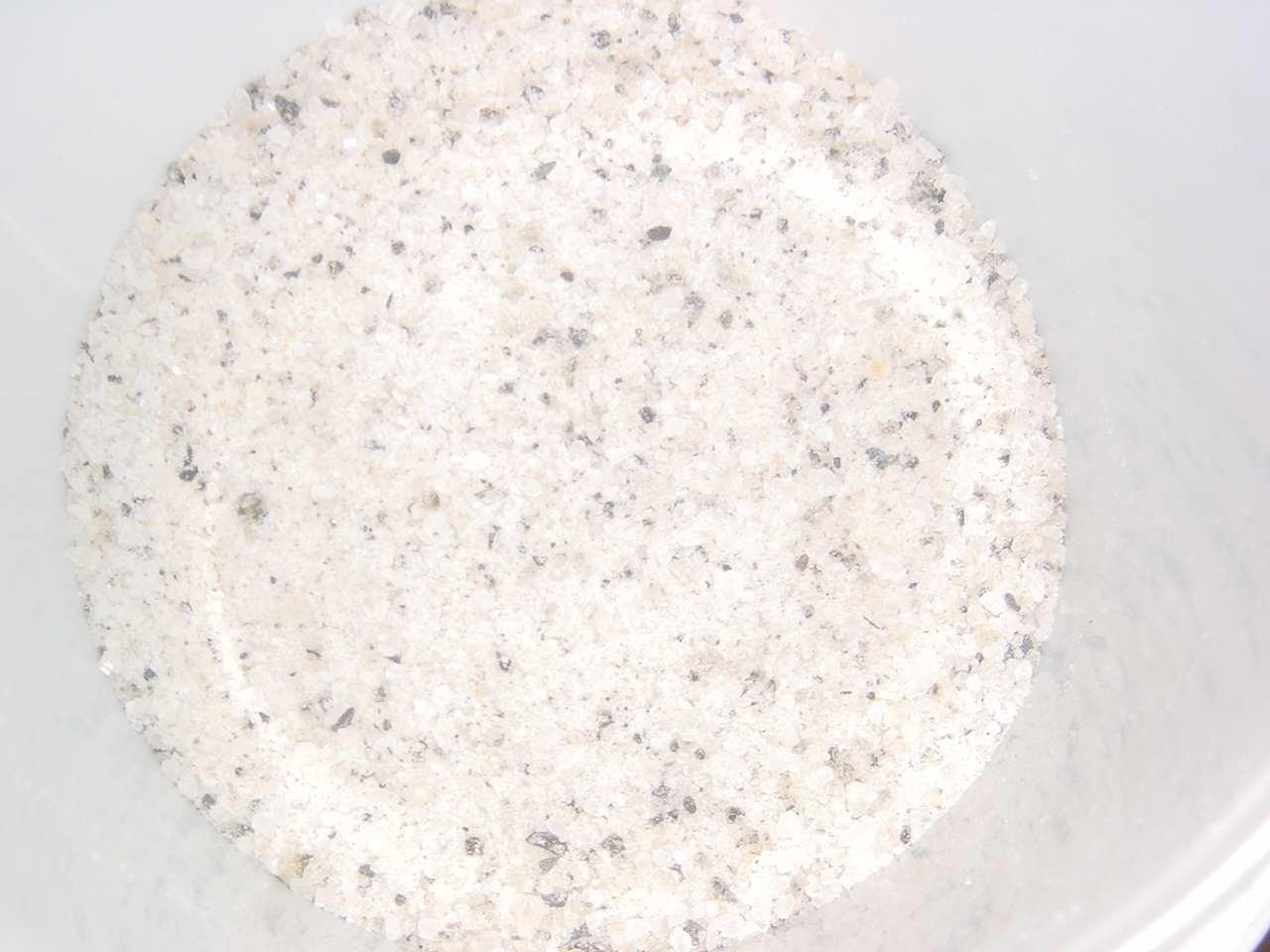 Palette mit Streusalz - Meersalz grobkörnig
