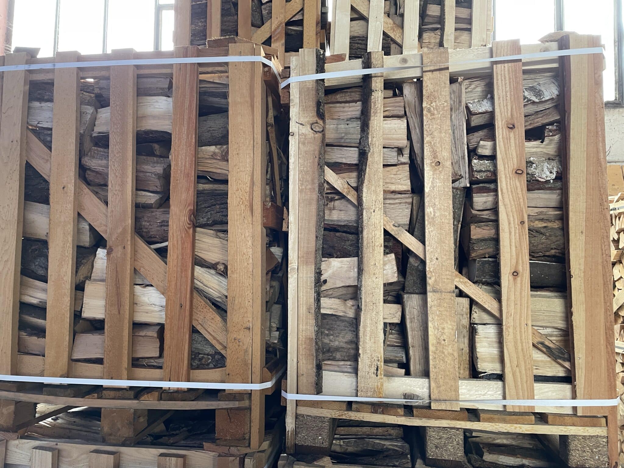 Buchenholz 25-27 cm kammergetrocknet in 1,5 SRM Palette